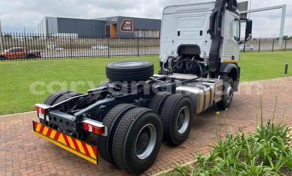 Acheter Occasion Utilitaire Mercedes–Benz Truck Blanc à Chingola, Zambie Acheter Occasion Utilitaire Mercedes–Benz Truck Blanc à Chingola, Zambie