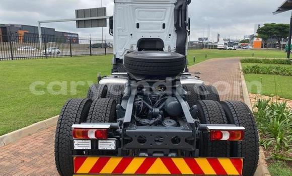 Acheter Occasion Utilitaire Mercedes–Benz Truck Blanc à Chingola, Zambie Acheter Occasion Utilitaire Mercedes–Benz Truck Blanc à Chingola, Zambie