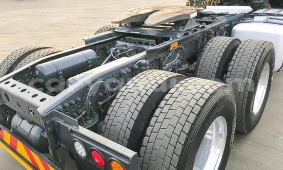 Acheter Occasion Utilitaire Mercedes–Benz Arocs Blanc à Livingstone, Zambie Acheter Occasion Utilitaire Mercedes–Benz Arocs Blanc à Livingstone, Zambie