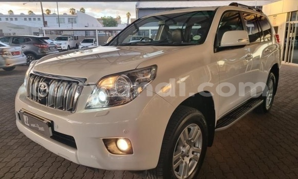 Acheter Occasion Voiture Toyota Land Cruiser Prado Blanc à Livingstone, Zambie Acheter Occasion Voiture Toyota Land Cruiser Prado Blanc à Livingstone, Zambie
