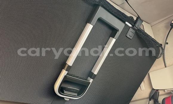 Acheter Occasion Utilitaire Volvo FL Blanc à Livingstone, Zambie Acheter Occasion Utilitaire Volvo FL Blanc à Livingstone, Zambie