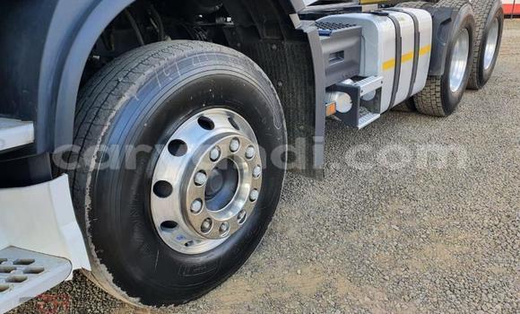 Acheter Occasion Utilitaire Volvo FL Blanc à Lusaka, Zambie Acheter Occasion Utilitaire Volvo FL Blanc à Lusaka, Zambie