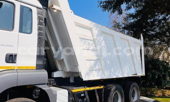 Acheter Occasion Utilitaire Man TGX Blanc à Lusaka, Zambie Acheter Occasion Utilitaire Man TGX Blanc à Lusaka, Zambie