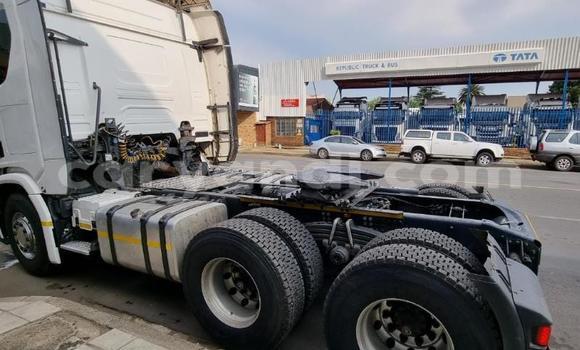 Acheter Occasion Utilitaire Scania R420 Blanc à Chingola, Zambie Acheter Occasion Utilitaire Scania R420 Blanc à Chingola, Zambie