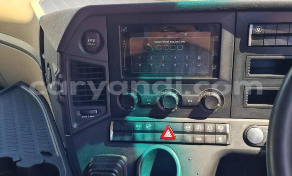 Acheter Occasion Utilitaire Mercedes–Benz 2644 Rouge à Livingstone, Zambie Acheter Occasion Utilitaire Mercedes–Benz 2644 Rouge à Livingstone, Zambie