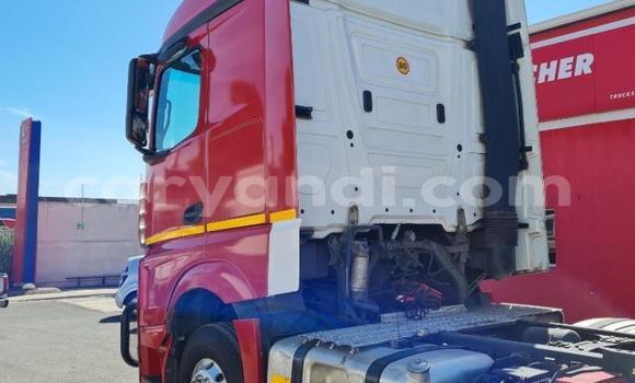 Acheter Occasion Utilitaire Mercedes–Benz 2644 Rouge à Livingstone, Zambie Acheter Occasion Utilitaire Mercedes–Benz 2644 Rouge à Livingstone, Zambie