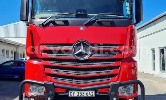Acheter Occasion Utilitaire Mercedes–Benz 2644 Rouge à Livingstone, Zambie Acheter Occasion Utilitaire Mercedes–Benz 2644 Rouge à Livingstone, Zambie