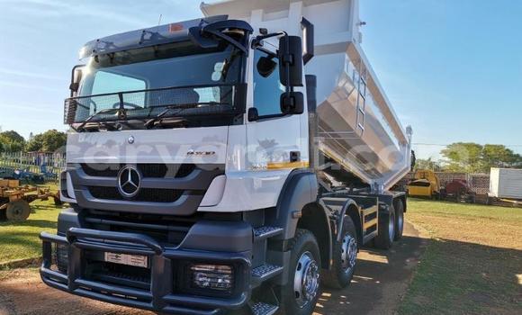 Tenga Tsaru Mercedes–Benz Arocs Chena Rori in Livingstone in Zambia Tenga Tsaru Mercedes–Benz Arocs Chena Rori in Livingstone in Zambia