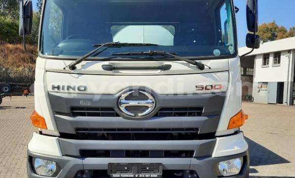 Acheter Occasion Utilitaire Hino 300 Series Blanc à Chingola, Zambie Acheter Occasion Utilitaire Hino 300 Series Blanc à Chingola, Zambie