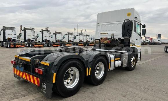 Acheter Occasion Utilitaire Nissan UD Blanc à Kitwe, Zambie Acheter Occasion Utilitaire Nissan UD Blanc à Kitwe, Zambie