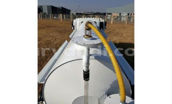 Acheter Neuf Utilitaire Isuzu FTR 850 Blanc à Lusaka, Zambie Acheter Neuf Utilitaire Isuzu FTR 850 Blanc à Lusaka, Zambie