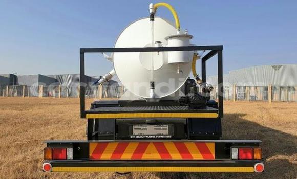Acheter Neuf Utilitaire Isuzu FTR 850 Blanc à Lusaka, Zambie Acheter Neuf Utilitaire Isuzu FTR 850 Blanc à Lusaka, Zambie