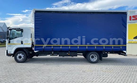 Tenga Tsaru Isuzu FTR 850 Chena Rori in Lusaka in Zambia Tenga Tsaru Isuzu FTR 850 Chena Rori in Lusaka in Zambia