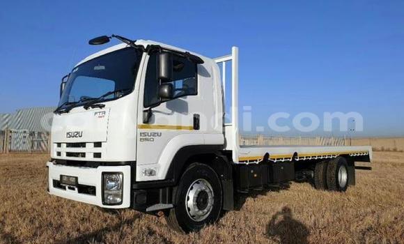 Acheter Occasion Utilitaire Isuzu FTR 850 Blanc à Livingstone, Zambie Acheter Occasion Utilitaire Isuzu FTR 850 Blanc à Livingstone, Zambie