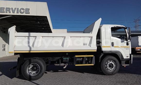 Acheter Occasion Utilitaire Isuzu FTR 850 Blanc à Chingola, Zambie Acheter Occasion Utilitaire Isuzu FTR 850 Blanc à Chingola, Zambie
