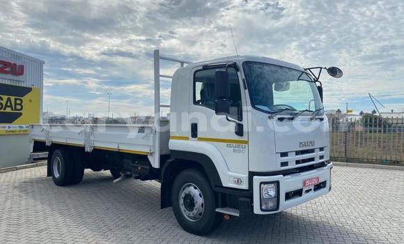 Buy Used Isuzu FTR 850 White Truck in Lusaka in Zambia