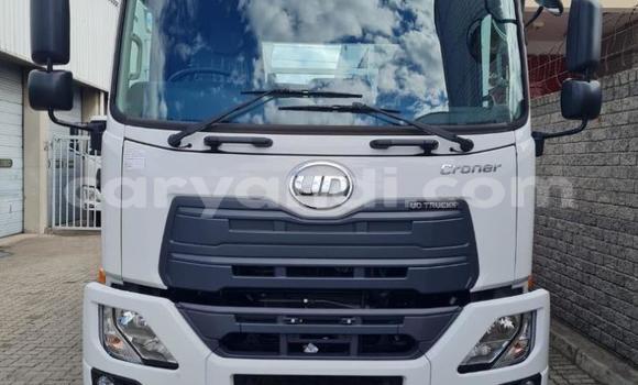 Acheter Occasion Utilitaire Nissan UD Blanc à Livingstone, Zambie Acheter Occasion Utilitaire Nissan UD Blanc à Livingstone, Zambie