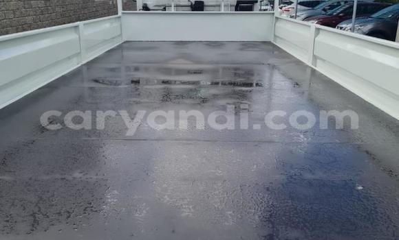 Acheter Occasion Utilitaire Nissan UD Blanc à Livingstone, Zambie Acheter Occasion Utilitaire Nissan UD Blanc à Livingstone, Zambie