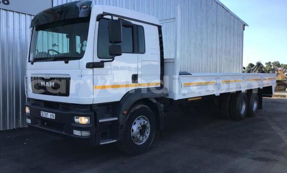 Acheter Occasion Utilitaire Man TGX Blanc à Livingstone, Zambie Acheter Occasion Utilitaire Man TGX Blanc à Livingstone, Zambie