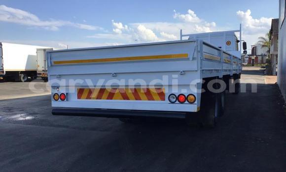 Acheter Occasion Utilitaire Man TGX Blanc à Livingstone, Zambie Acheter Occasion Utilitaire Man TGX Blanc à Livingstone, Zambie