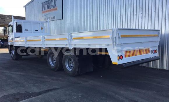 Acheter Occasion Utilitaire Man TGX Blanc à Livingstone, Zambie Acheter Occasion Utilitaire Man TGX Blanc à Livingstone, Zambie