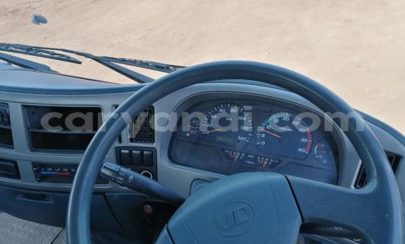 Acheter Occasion Utilitaire Nissan UD Blanc à Chingola, Zambie Acheter Occasion Utilitaire Nissan UD Blanc à Chingola, Zambie