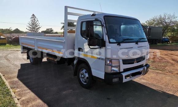 Nunua Ilio tumika Mitsubishi Fuso Nyeupe Lori ndani ya Kitwe nchini Zambia