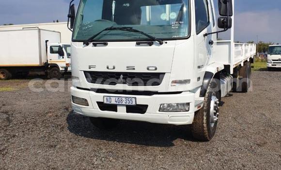 Acheter Occasion Utilitaire Mitsubishi Fuso Blanc à Lusaka, Zambie Acheter Occasion Utilitaire Mitsubishi Fuso Blanc à Lusaka, Zambie