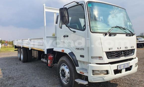 Acheter Occasion Utilitaire Mitsubishi Fuso Blanc à Lusaka, Zambie Acheter Occasion Utilitaire Mitsubishi Fuso Blanc à Lusaka, Zambie