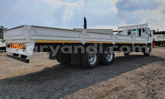 Acheter Occasion Utilitaire Mitsubishi Fuso Blanc à Lusaka, Zambie Acheter Occasion Utilitaire Mitsubishi Fuso Blanc à Lusaka, Zambie
