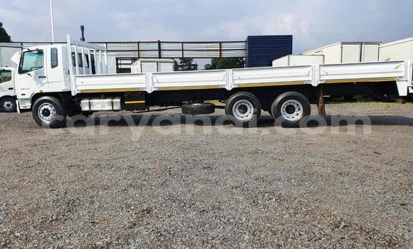 Acheter Occasion Utilitaire Mitsubishi Fuso Blanc à Lusaka, Zambie Acheter Occasion Utilitaire Mitsubishi Fuso Blanc à Lusaka, Zambie