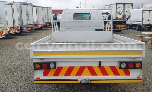 Acheter Occasion Utilitaire Hino 300 Series Blanc à Livingstone, Zambie Acheter Occasion Utilitaire Hino 300 Series Blanc à Livingstone, Zambie