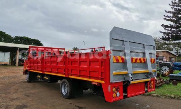 Nunua Ilio tumika Nissan UD Nyekundu Lori ndani ya Livingstone nchini Zambia Nunua Ilio tumika Nissan UD Nyekundu Lori ndani ya Livingstone nchini Zambia