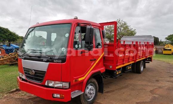 Nunua Ilio tumika Nissan UD Nyekundu Lori ndani ya Livingstone nchini Zambia Nunua Ilio tumika Nissan UD Nyekundu Lori ndani ya Livingstone nchini Zambia