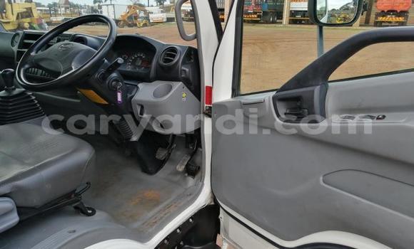 Acheter Occasion Utilitaire Hino 300 Series Blanc à Chingola, Zambie Acheter Occasion Utilitaire Hino 300 Series Blanc à Chingola, Zambie
