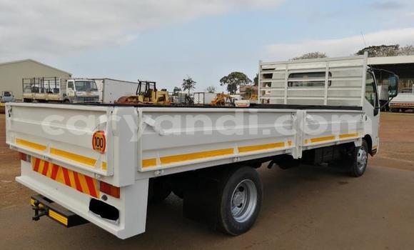 Acheter Occasion Utilitaire Hino 300 Series Blanc à Chingola, Zambie Acheter Occasion Utilitaire Hino 300 Series Blanc à Chingola, Zambie