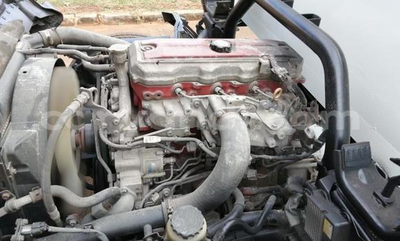 Acheter Occasion Utilitaire Hino 300 Series Blanc à Chingola, Zambie Acheter Occasion Utilitaire Hino 300 Series Blanc à Chingola, Zambie