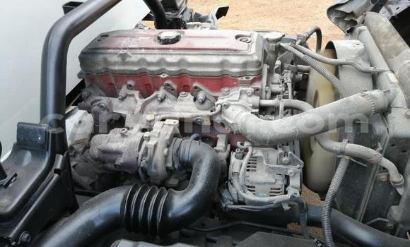 Acheter Occasion Utilitaire Hino 300 Series Blanc à Chingola, Zambie Acheter Occasion Utilitaire Hino 300 Series Blanc à Chingola, Zambie