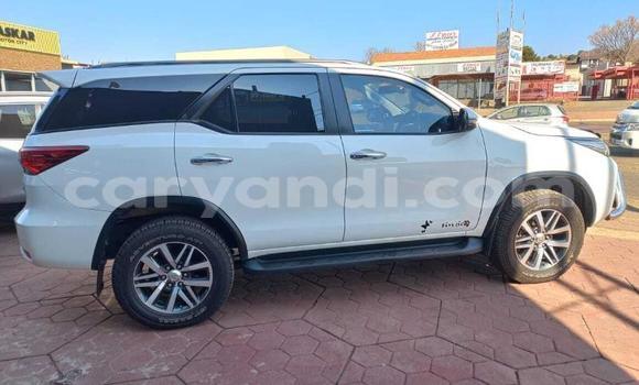 Buy Used Toyota Fortuner White Car in Livingstone in Zambia Buy Used Toyota Fortuner White Car in Livingstone in Zambia