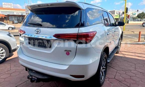 Buy Used Toyota Fortuner White Car in Livingstone in Zambia Buy Used Toyota Fortuner White Car in Livingstone in Zambia