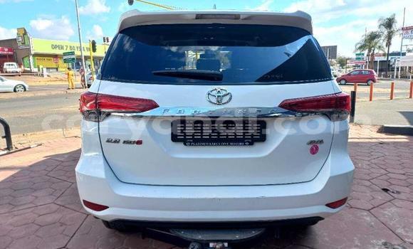Buy Used Toyota Fortuner White Car in Livingstone in Zambia Buy Used Toyota Fortuner White Car in Livingstone in Zambia