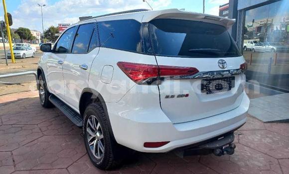 Buy Used Toyota Fortuner White Car in Livingstone in Zambia Buy Used Toyota Fortuner White Car in Livingstone in Zambia