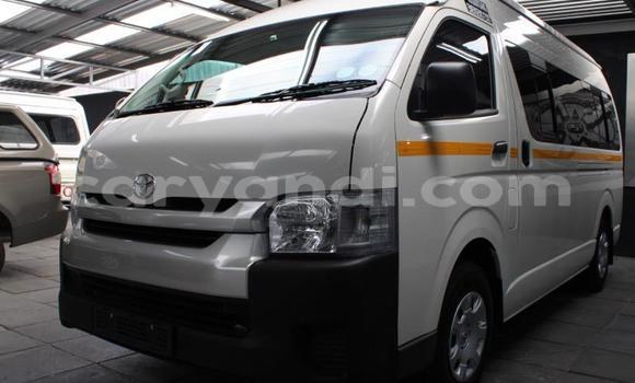 Buy Used Toyota Hiace White Car in Lusaka in Zambia Buy Used Toyota Hiace White Car in Lusaka in Zambia