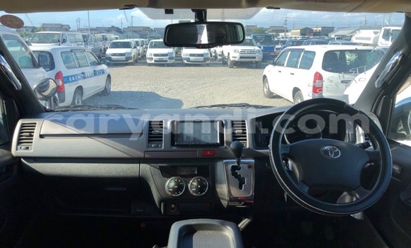 Tenga Tsaru Toyota Granvia Nhema Mota in Chilanga in Lusaka Tenga Tsaru Toyota Granvia Nhema Mota in Chilanga in Lusaka