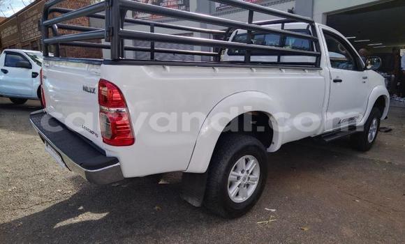 Tenga Tsaru Toyota Hilux Chena Mota in Chilanga in Lusaka Tenga Tsaru Toyota Hilux Chena Mota in Chilanga in Lusaka