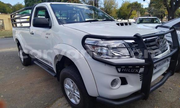 Tenga Tsaru Toyota Hilux Chena Mota in Chilanga in Lusaka Tenga Tsaru Toyota Hilux Chena Mota in Chilanga in Lusaka