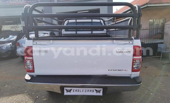 Tenga Tsaru Toyota Hilux Chena Mota in Chilanga in Lusaka Tenga Tsaru Toyota Hilux Chena Mota in Chilanga in Lusaka