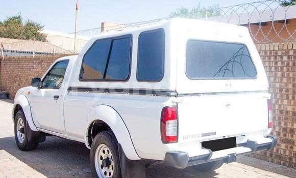 Acheter Occasion Voiture Nissan NP 300 Blanc à Chilanga, Lusaka Acheter Occasion Voiture Nissan NP 300 Blanc à Chilanga, Lusaka
