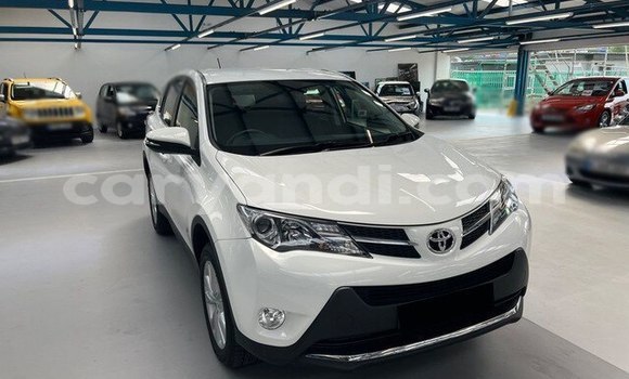 Nunua Ilio tumika Toyota RAV4 Nyeupe Gari ndani ya Chingola nchini Zambia Nunua Ilio tumika Toyota RAV4 Nyeupe Gari ndani ya Chingola nchini Zambia