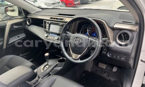 Nunua Ilio tumika Toyota RAV4 Nyeupe Gari ndani ya Chingola nchini Zambia Nunua Ilio tumika Toyota RAV4 Nyeupe Gari ndani ya Chingola nchini Zambia